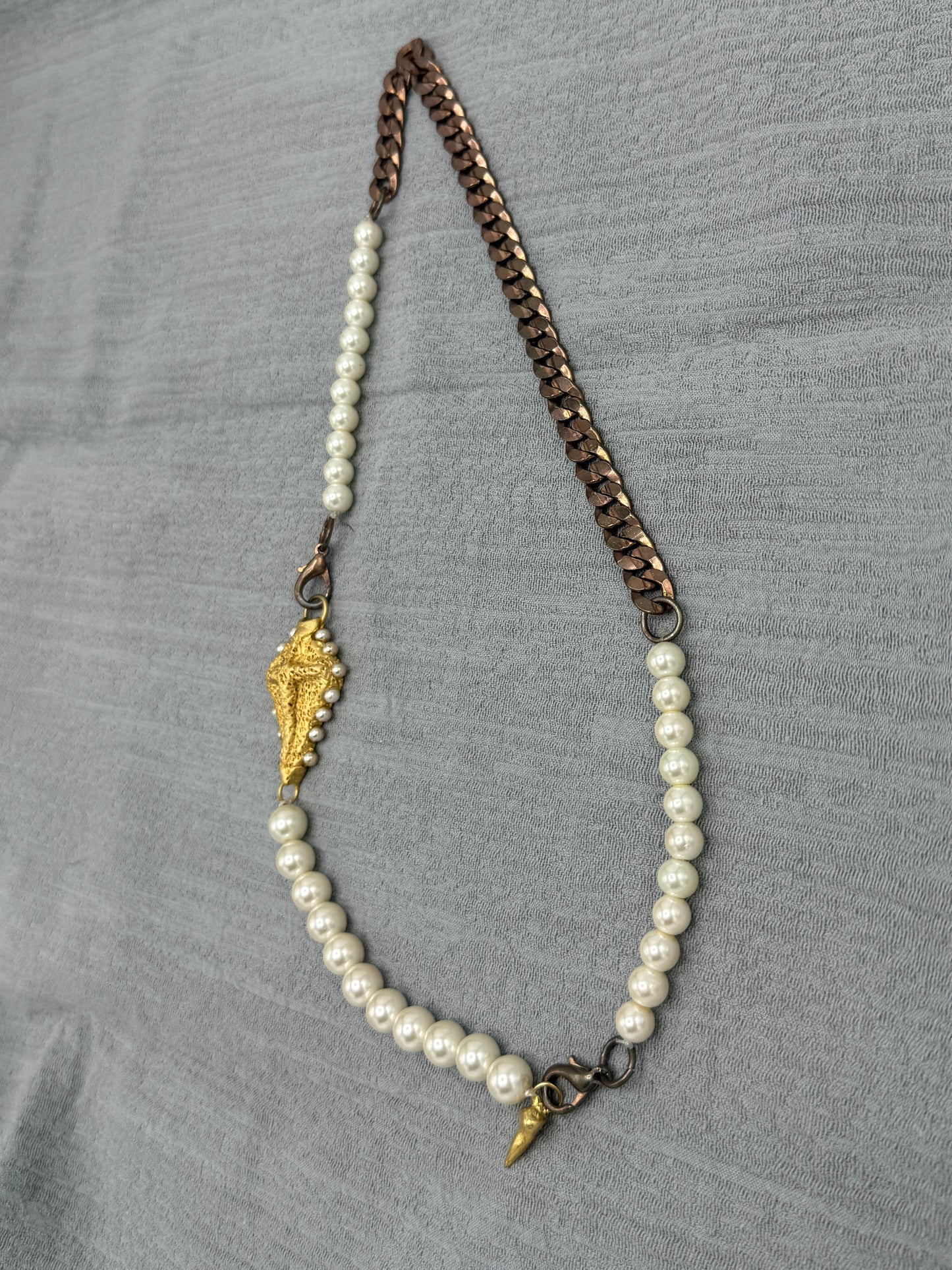 POISON PEARL NECKLACE