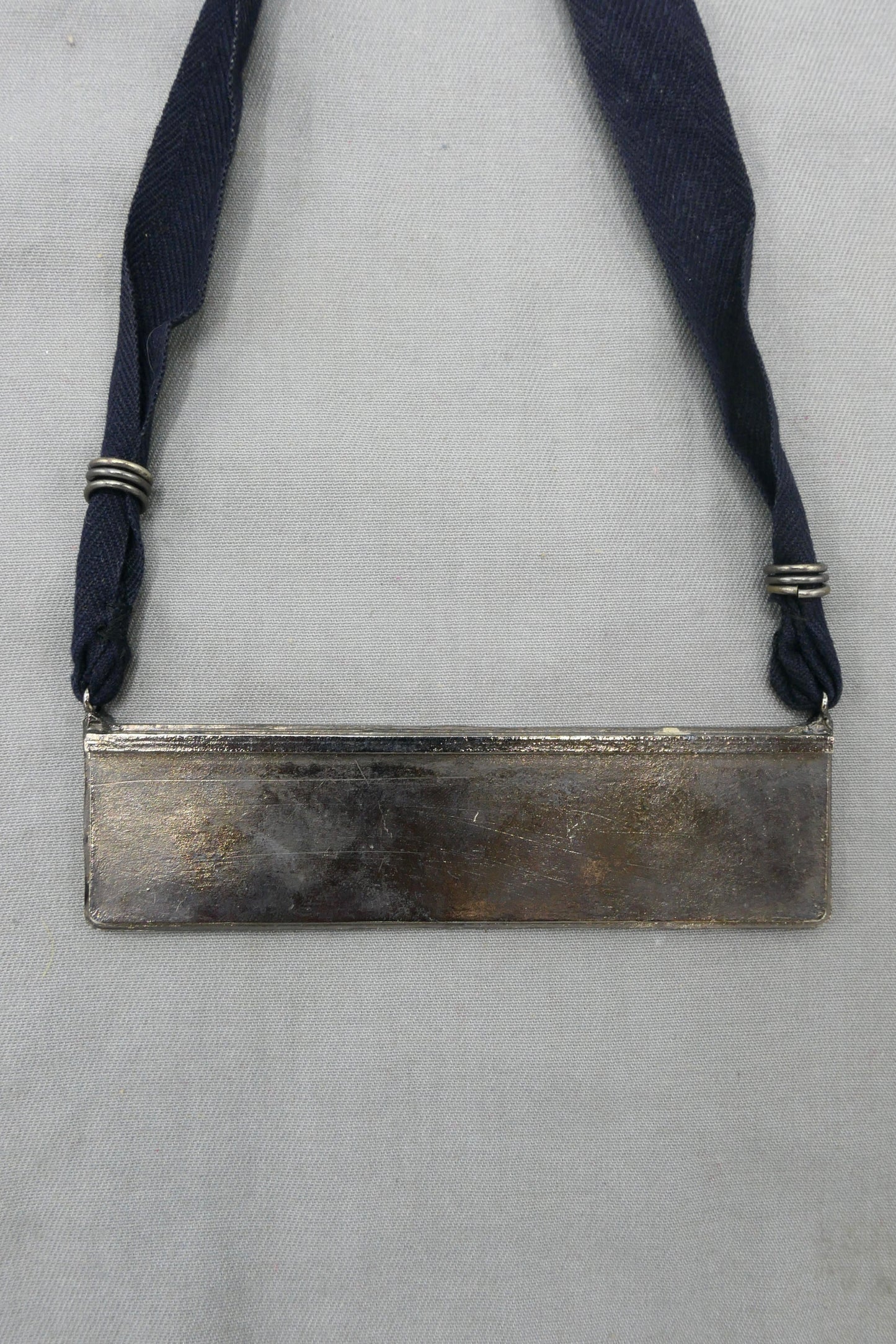 MONOLITH RIBBON NECKLACE