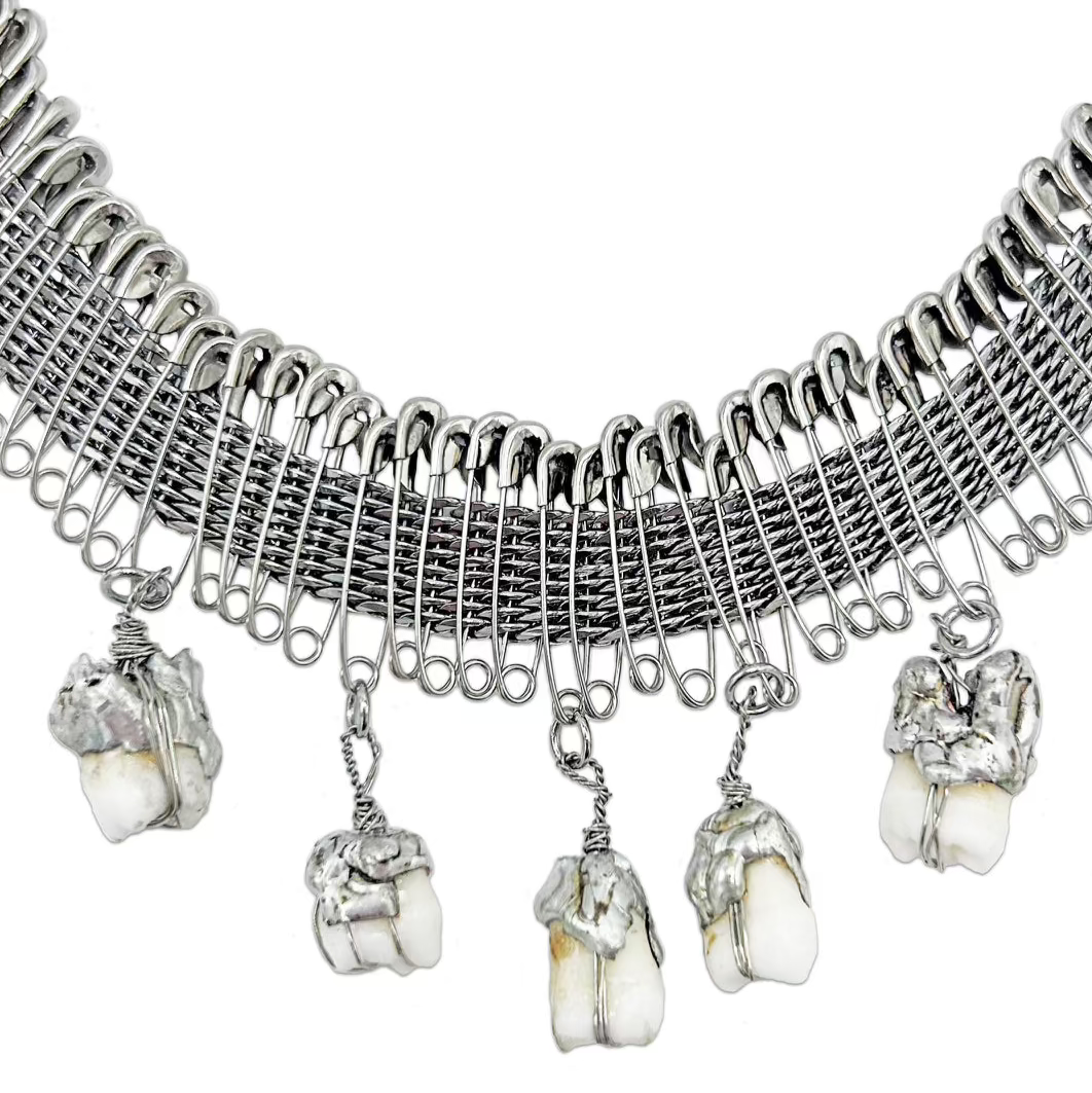 LOVE BITE CHOKER