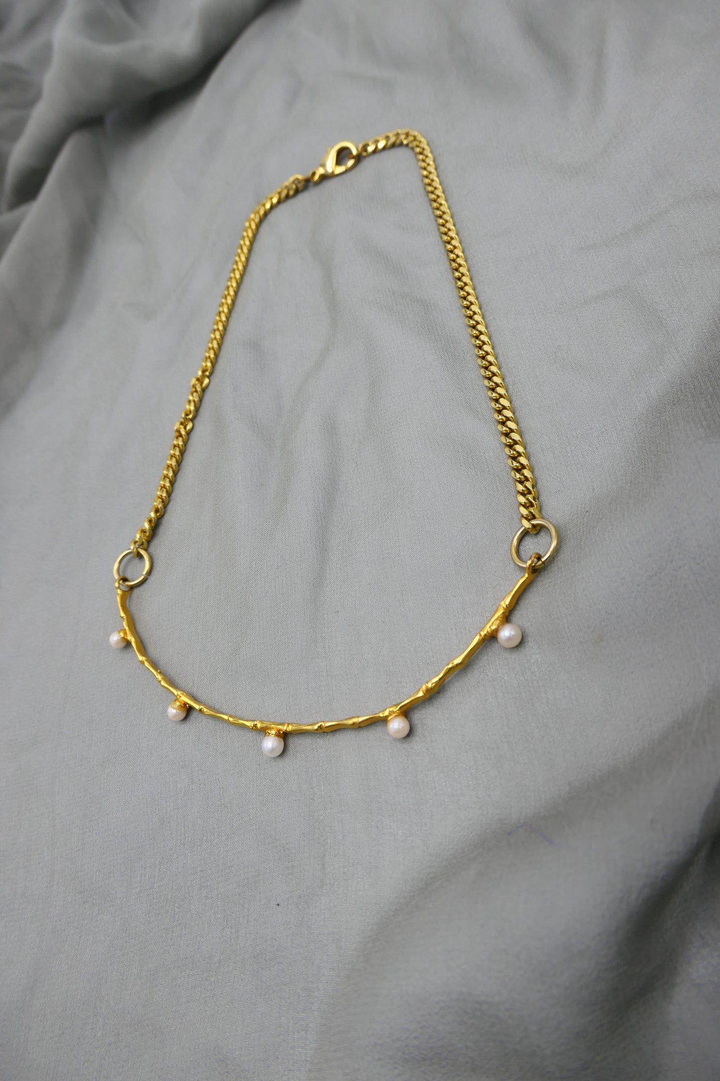 THE BAMBOO AND PEARL CHOKER