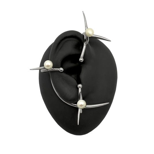 THE THORN HIVE TRIPLE PEARL EAR CUFF