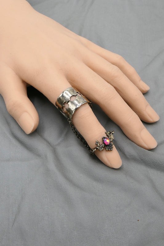 THE RAZOR BLADE AND ANGEL CHAINED RING