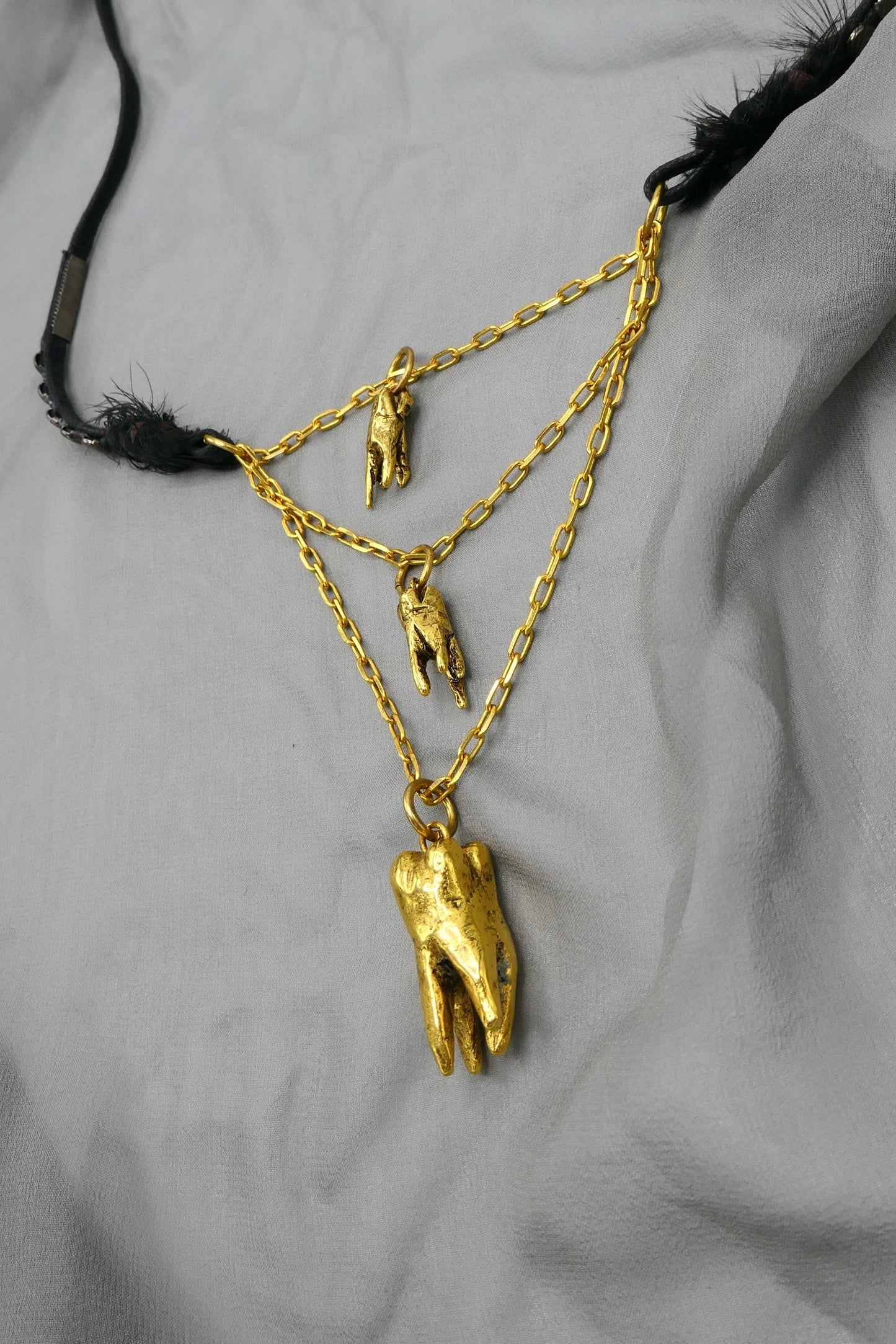 TEETH NECKLACE