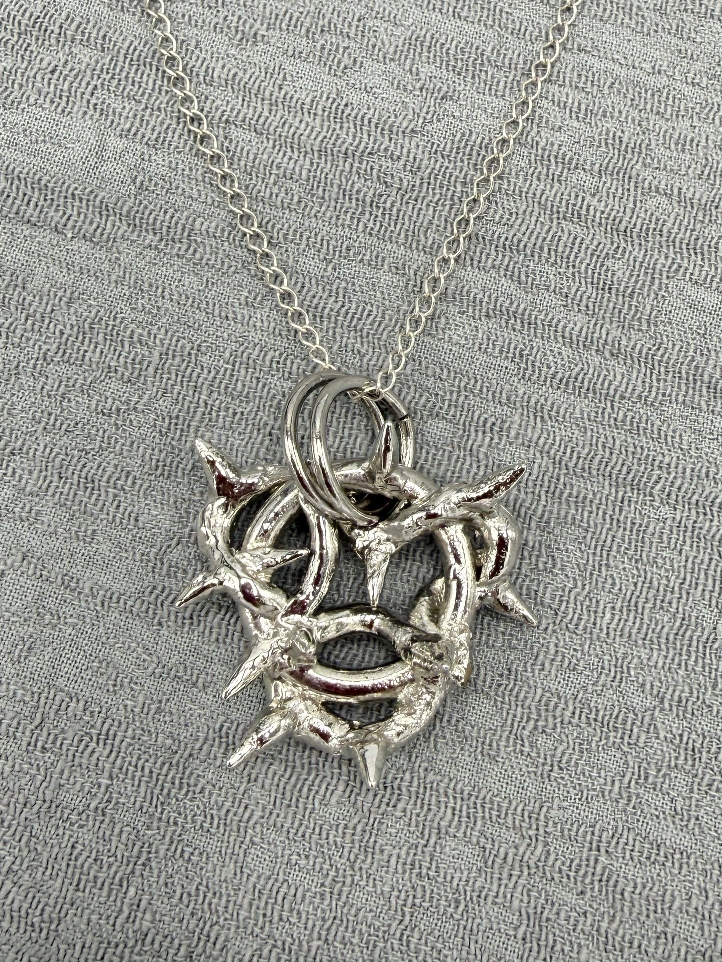 BRIAR HEART NECKLACE