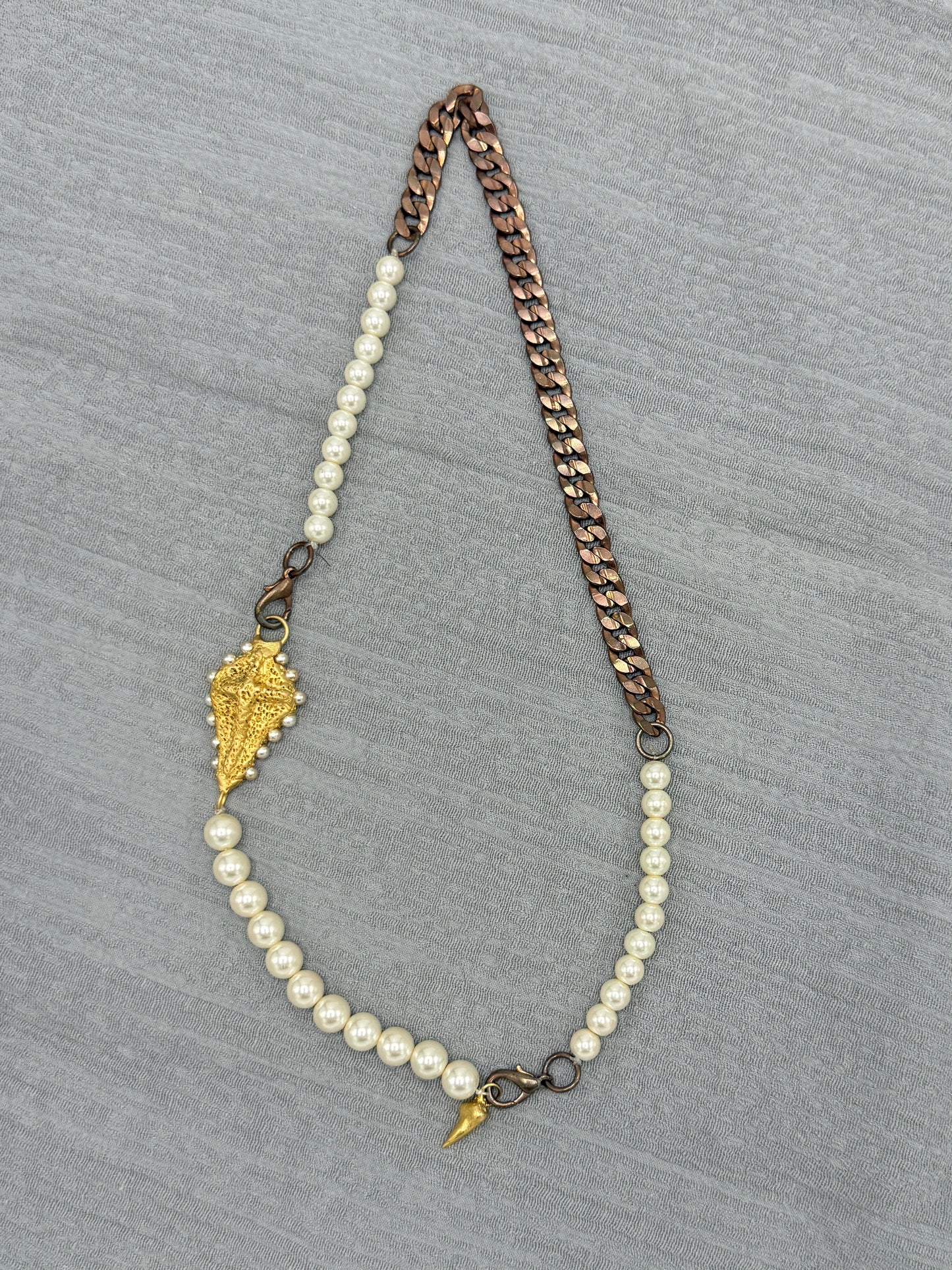 POISON PEARL NECKLACE