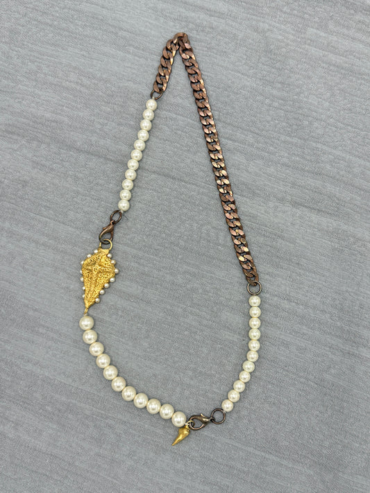 POISON PEARL NECKLACE