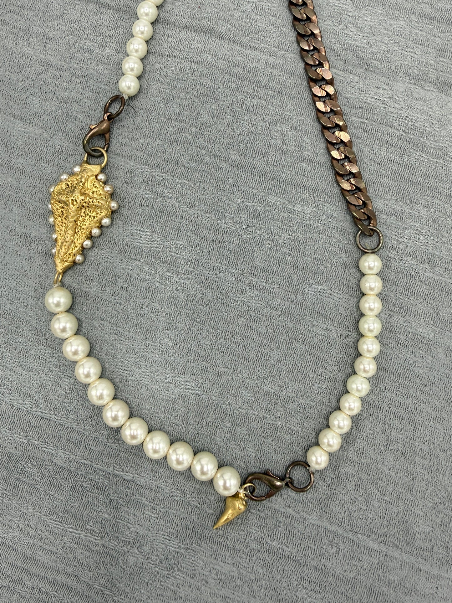 POISON PEARL NECKLACE