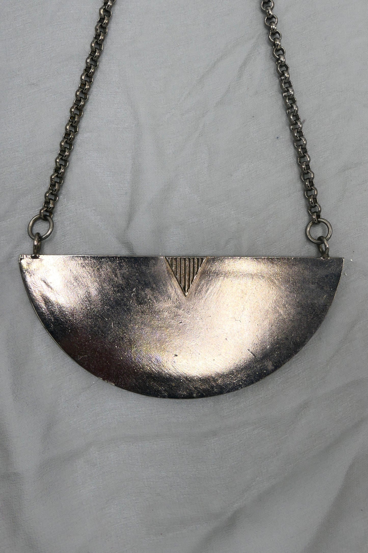 BROKEN FORM NECKLACE