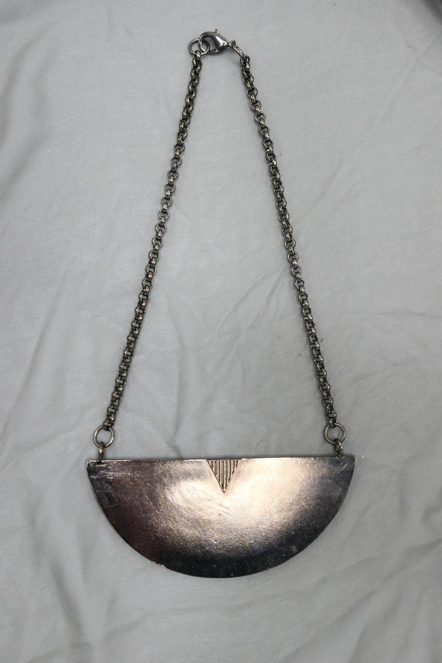 BROKEN FORM NECKLACE