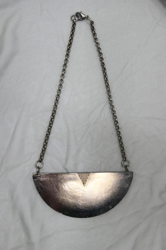 BROKEN FORM NECKLACE