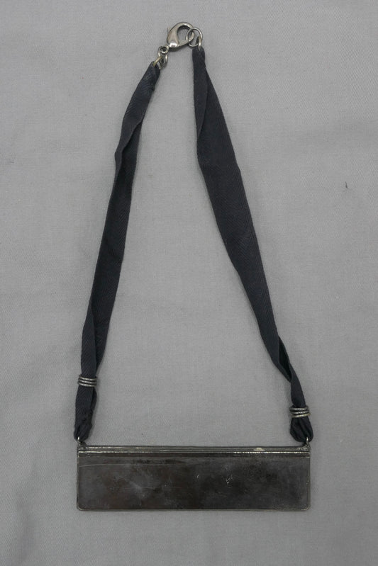 MONOLITH RIBBON NECKLACE