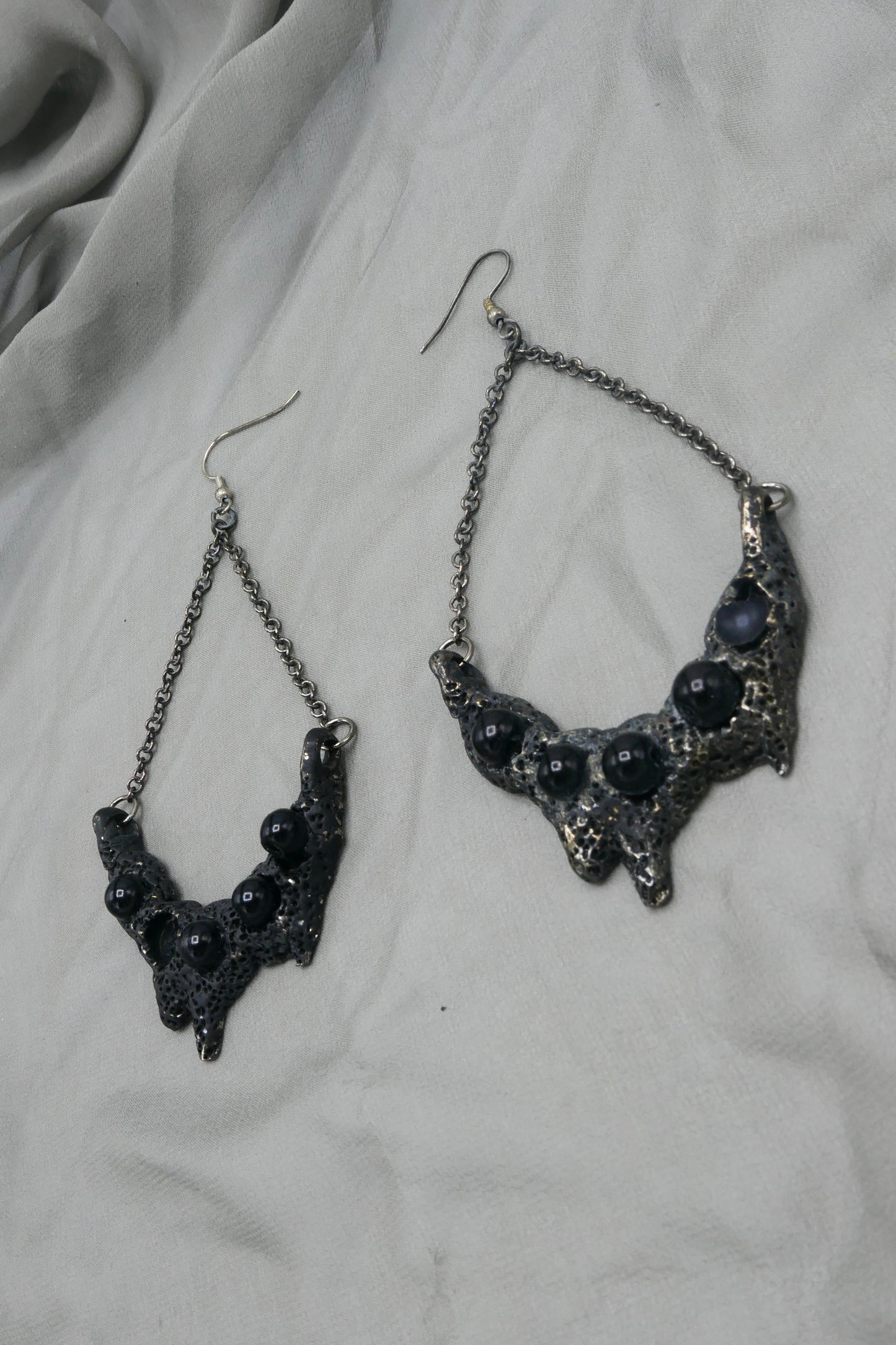 ALIEN CAVE DROP EARRINGS (PAIR)