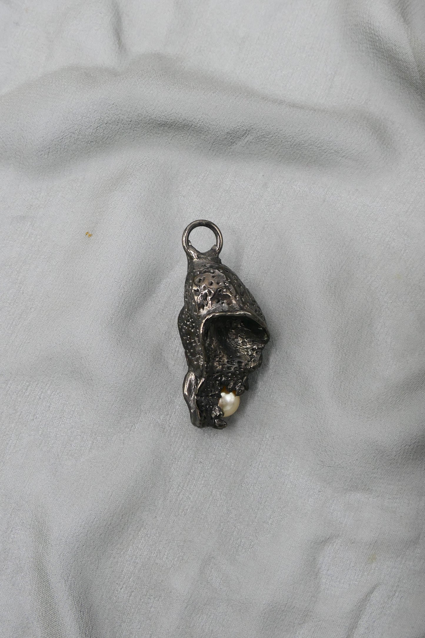 THE MOLTEN SKULL HEAD NECKLACE
