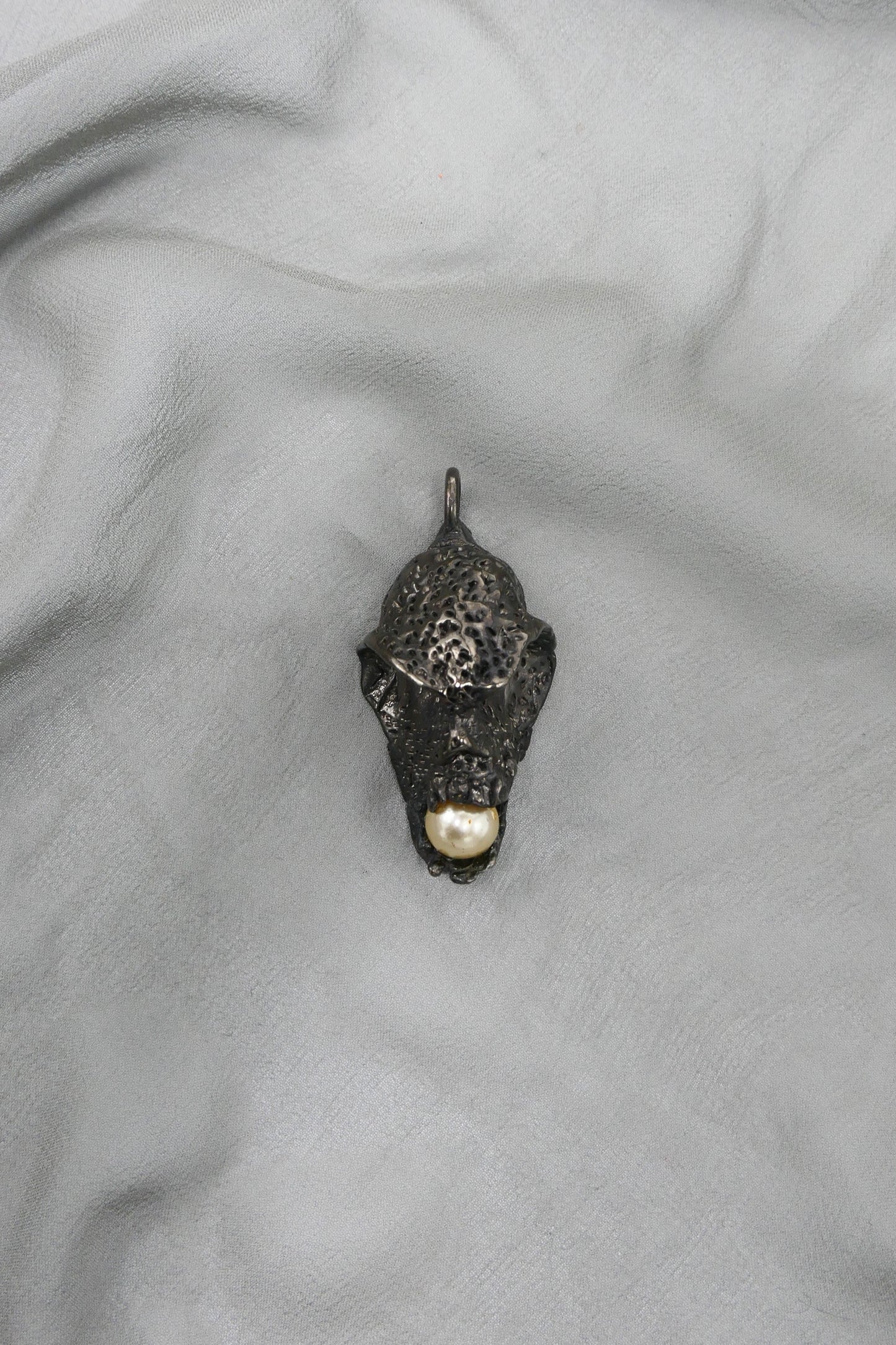 THE MOLTEN SKULL HEAD NECKLACE