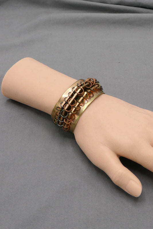 CIRCUIT CUFF