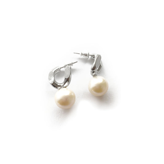 SMALL CHAINLINK AND OVERSIZED PEARL EARRINGS (PAIR)