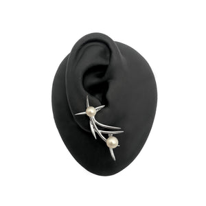 The Thorn Hive Pearl Single Earring